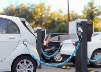 INAI insta a CFE divulgar centros de carga para autos eléctricos