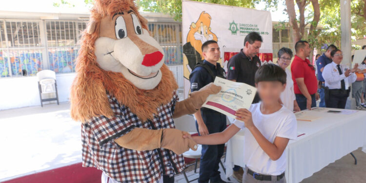 CELEBRA SSPM GRADUACIÓN DEL PROGRAMA DARE EN LA PRIMARIA PDTE. MANUEL ÁVILA CAMACHO