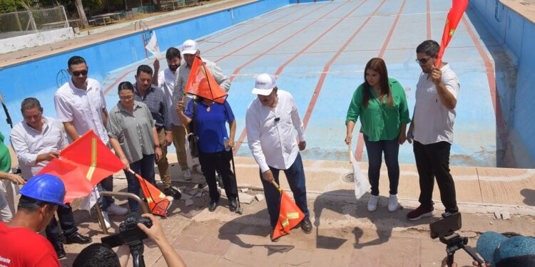 DA BANDERAZO ALCALDE A REMODELACIÓN DE ALBERCA DEL DEPORTIVO ÁLVARO OBREGÓN