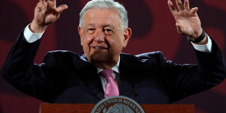 López Obrador avala propuesta de Xóchitl Gálvez de juzgar a presidentes por intervenir en elecciones