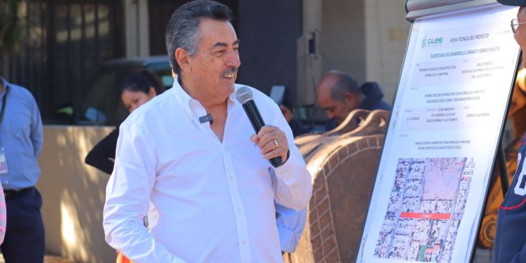 ATIENDEN OBRAS DE REHABILITACIÓN EN CALLE TETABIATE