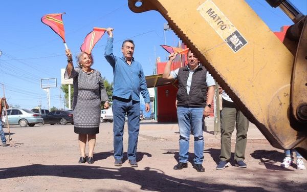 AYUNTAMIENTO DE CAJEME, REALIZA OBRAS DE PAVIMENTACIÓN EN COL. VILLA FONTANA