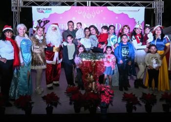 SE ENCIENDE EL ÁRBOL NAVIDEÑO EN CAJEME