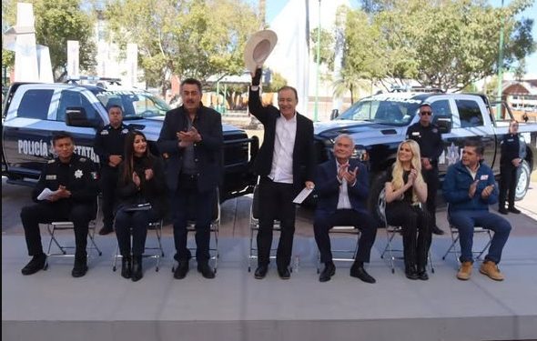 ENTREGAN PATRULLAS Y NUEVO EQUIPO A POLICIA ESTATAL Y MUNICIPAL