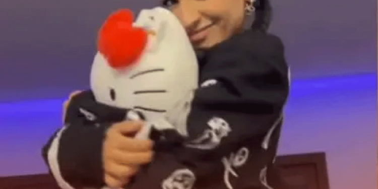 Cazzu aclara rumores sobre Ángela Aguilar y niega problemas legales con Nodal