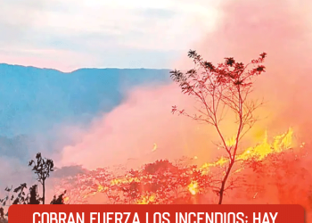 Jóvenes dan “manita de gato” a la Calzada Antonio Valdez Herrera, en Cócorit