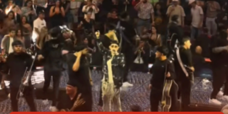 Le apagan el micrófono a Junior H en FNSM por cantar ‘narcocorrido’