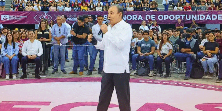 Alfonso Durazo destina más de 800 MDP a becas universitarias en 2025