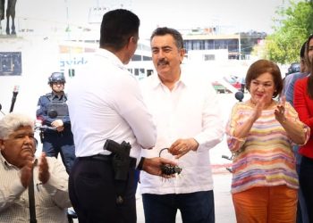 PRESIDENTE LAMARQUE, REALIZA ENTREGA DE MOTOCICLETAS A POLICIA MUNICIPAL