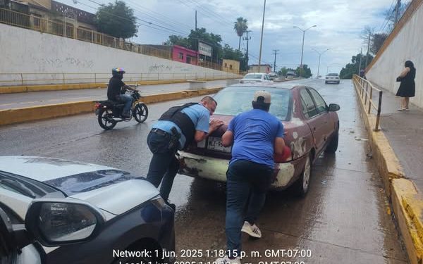 Policía y Tránsito Municipal de la SSPM brindó apoyo inmediato a un ciudadano
