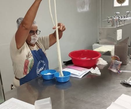 AYUNTAMIENTO DE CAJEME E ITSON, IMPARTEN TALLER DE QUESOS