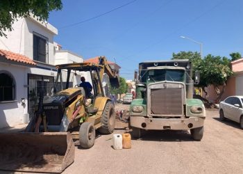 OOMAPASC REALIZA REPARACIONES EN COL. VILLA CALIFORNIA