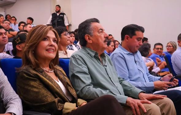 PRESIDENTE LAMARQUE PARTICIPA EN PRESENTACIÓN DE PROYECTOS DE SOFTWARE
