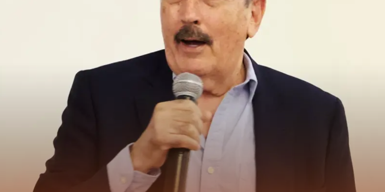 Trump impone aumento del 10% a los aranceles contra Canadá tras spot televisivo