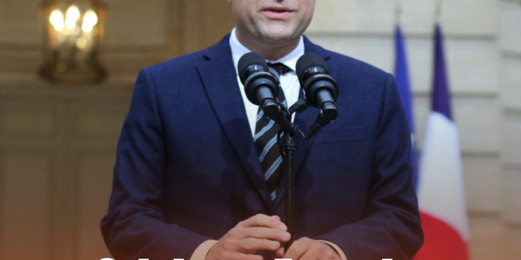 Se traga un anillo para robarlo y le llaman ‘Doña Rata’