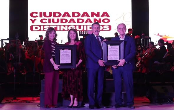 Gobierno Municipal reconoció a la Ciudadana y al Ciudadano Distinguido de este año