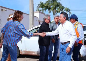 ALCALDE SUPERVISA REHABILITACIÓN DE DRENAJES