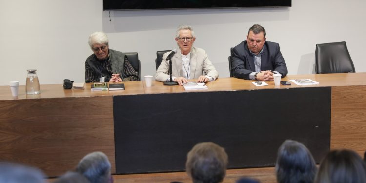 El Congreso de Sonora llevó a cabo la presentación del libro ”Juan Nentwig, vida y obra del jesuita que forjó la sierra alta de Sonora”, obra que rescata el legado del misionero alemán, el cual dedicó su vida al trabajo social, espiritual y científico en territorio sonorense.