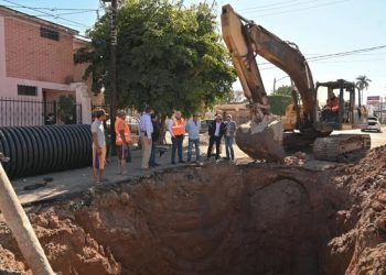REPARA OOMAPAS DE CAJEME HUNDIMIENTO EN CALLE MICHOACAN E HIDALGO