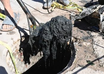 OOMAPASC REALIZA LIMPIEZA DE POZO EN COL. LIBERTAD