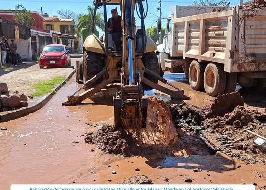 OOMAPASC REALIZA REPARACIÓN DE FUGA EN COL. SOSTENES VALENZUELA