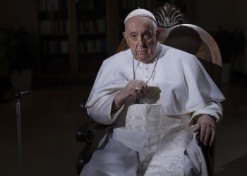 BUSCAN DESALOJAR A BILLIE EILISH EN LOS ÁNGELES