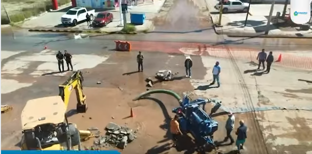 OOMAPASC SOLUCIONA FUGA DE LÍNEA AL SUR DE LA CIUDAD