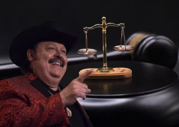 DEMANDA MILLONARIA SACUDE A RAMÓN AYALA Y SU HIJO POR PRESUNTAS ACUSACIONES DE ACOSO