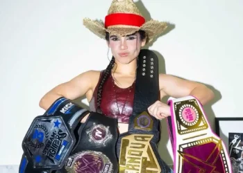 LANZAN RETO A ALANA FLORES Y CRECE LA POLÉMICA POR PELEA SIN RIVAL EN SUPERNOVA GENESIS