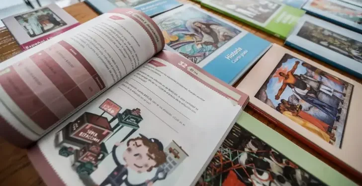 SEP alista nuevos libros de texto para 2027; Sheinbaum anuncia ajustes educativos