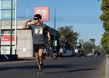 Iniciando mes con “Domingueando en Bici y +” sobre la calle Náinari