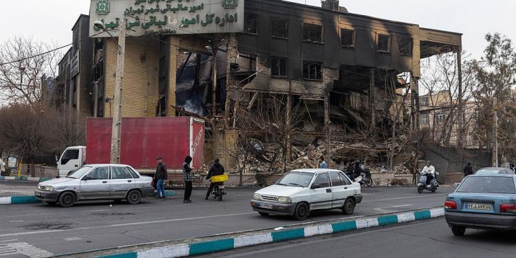 MÁS DE 500 PERSONAS SIN VIDA TRAS BOMBARDEOS EN IRÁN