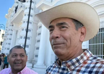 DURAZO RECONOCE A AGENTES DE LA AMIC POR SU LABOR EN SEGURIDAD EN SONORA