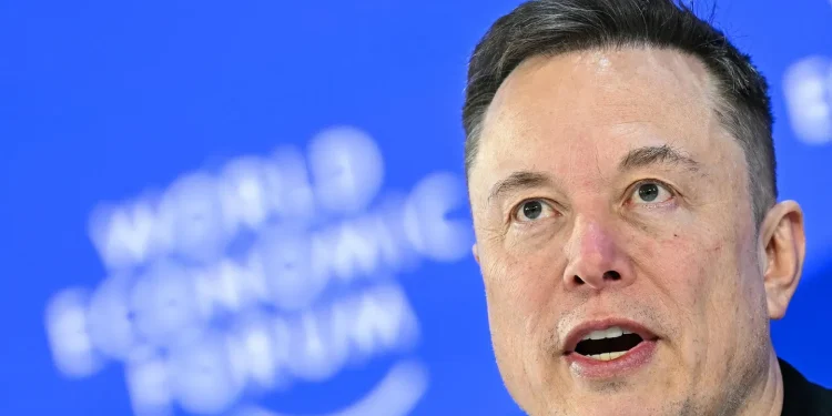 MUSK PONE SOBRE LA MESA LA RENTA UNIVERSAL ANTE EL AVANCE DE LA IA