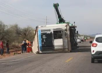 ACCIDENTE EN CARRETERA HERMOSILLO–BAHÍA DE KINO GENERA ALERTA