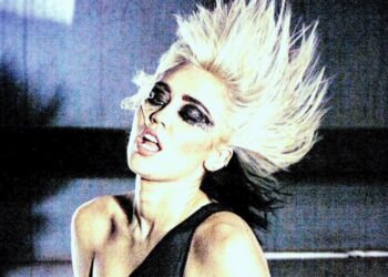 Miley Cyrus publica su primer álbum en vivo, Attention: Miley Live