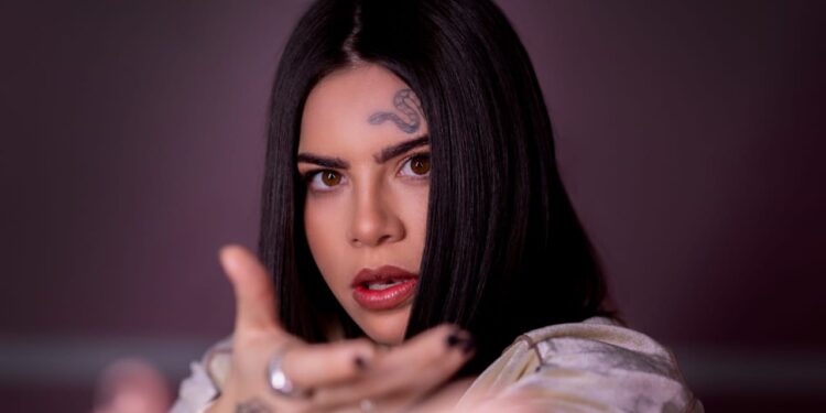 Ptazeta anuncia el sencillo ‘Ponte pal sexo’ como parte de su debut con Interscope