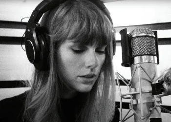 Taylor Swift está obsesionada por la soledad en ‘Carolina’, su nueva canción