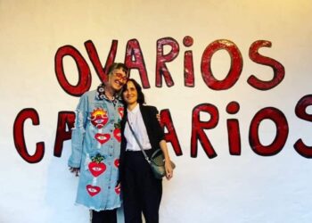 Julieta Venegas «camina sola» por Bogotá