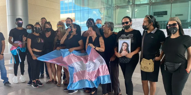 Activistas exigen seguridad para mujeres trans en Chihuahua