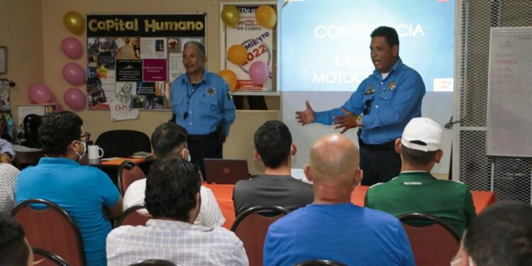 BRINDA TRÁNSITO MUNICIPAL CAPACITACIONES SOBRE CULTURA VIAL A EMPRESAS DE LA CIUDAD