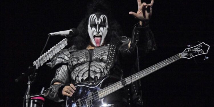 Gene Simmons asegura que Kiss continuará en formas “inimaginables”