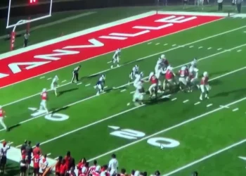 El espectacular no-look pass en un partido de fútbol americano que se volvió viral: “Nadie se lo esperaba, nadie lo hubiera pensado”