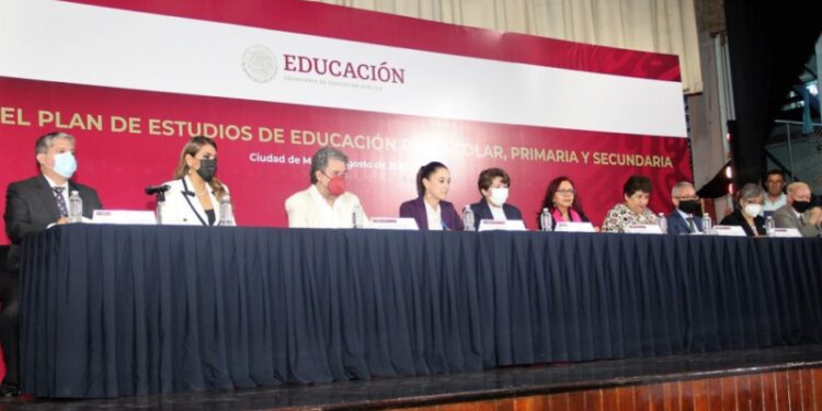 La SEP presenta un nuevo plan de estudios de educación básica con “enfoque humanista” para su implementación en fase piloto
