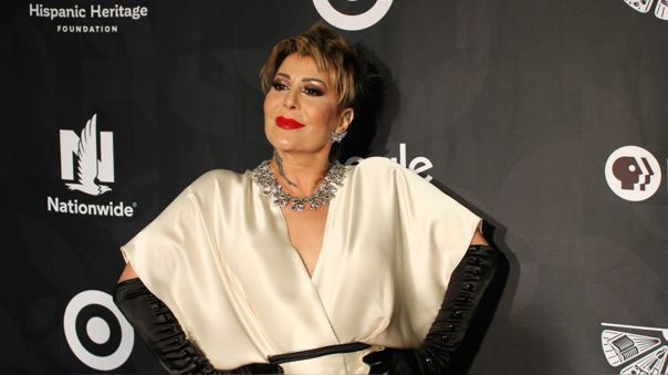 Alejandra Guzmán es hospitalizada tras sufrir caída durante un concierto en EU