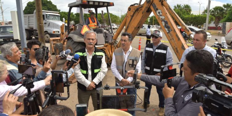 ARRANCA PAVIMENTACIÓN DE CRUCERO EN KINO Y 200
