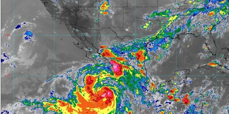 Tormenta tropical “Kay” se convirtió en huracán categoría 1: a qué estados afectará