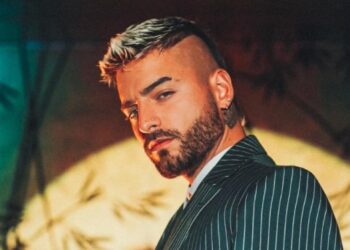 Maluma sorprende a todos al bailar tras cirugía de rodilla
