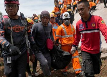 Se eleva a 268 la cifra de muertes por el sismo en Indonesia; reportan 151 desaparecidos
