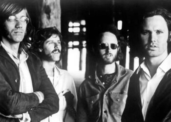 Escucha la canción perdida de The Doors, ‘Paris Blues’